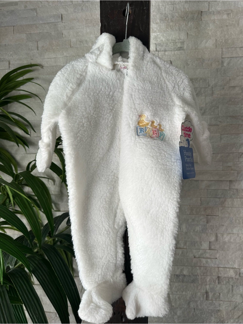 Cuddle Time White Baby’s First Outdoor Garment One-Piece Fleece Romper 6-9M NWT